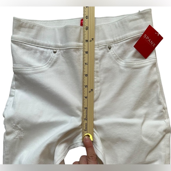 Spanx Women’s XS White‎ Distressed Skinny Pull On Jeans NWT MSRP $128 - Picture 6 of 9